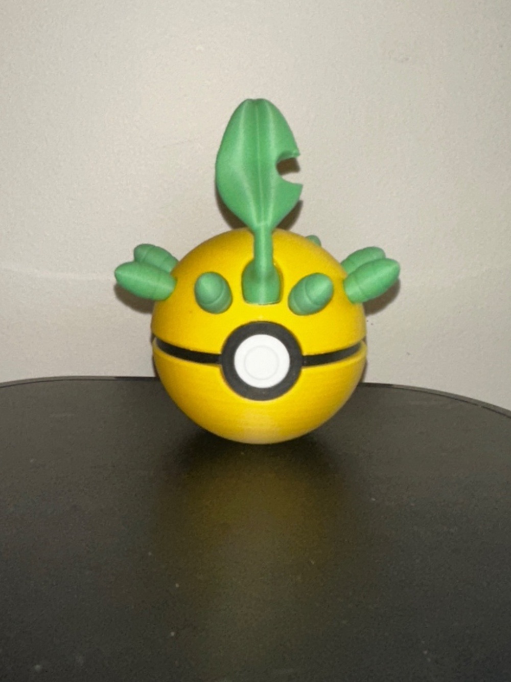 Yellow Leaf-Spotted Plant Sphere Display – 3D Printed Pitcher Orb